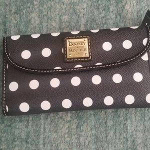 Dooney & Bourke wallet